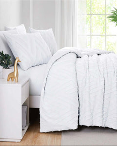 CLIPPED JACQUARD CHEVRON COMFORTER SET